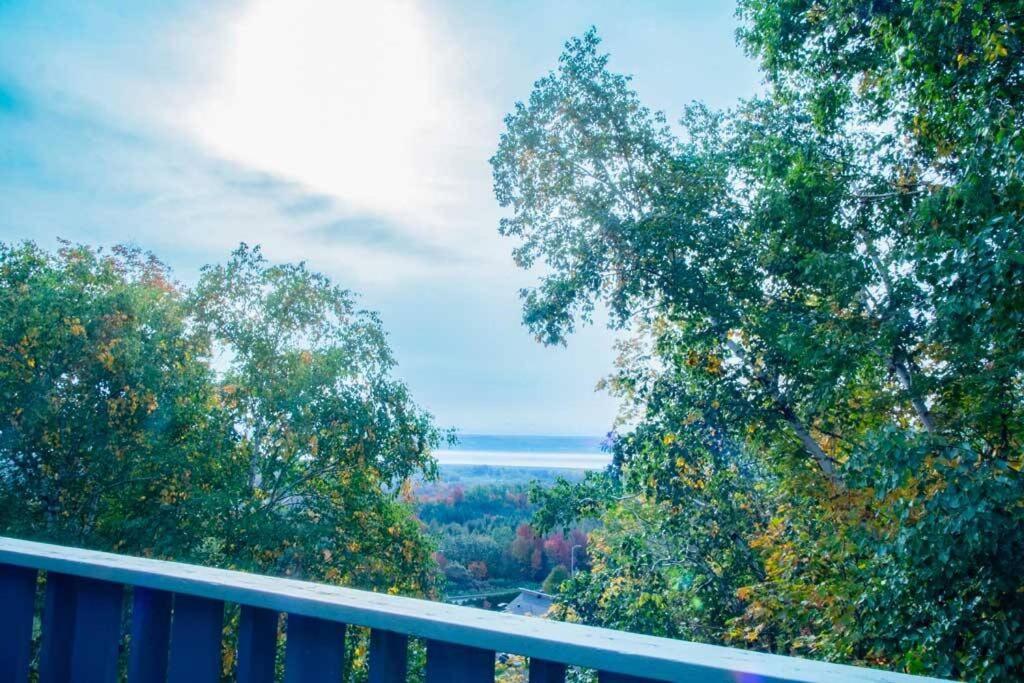 Chalet Mont Sainte-Anne โบเพร ภายนอก รูปภาพ