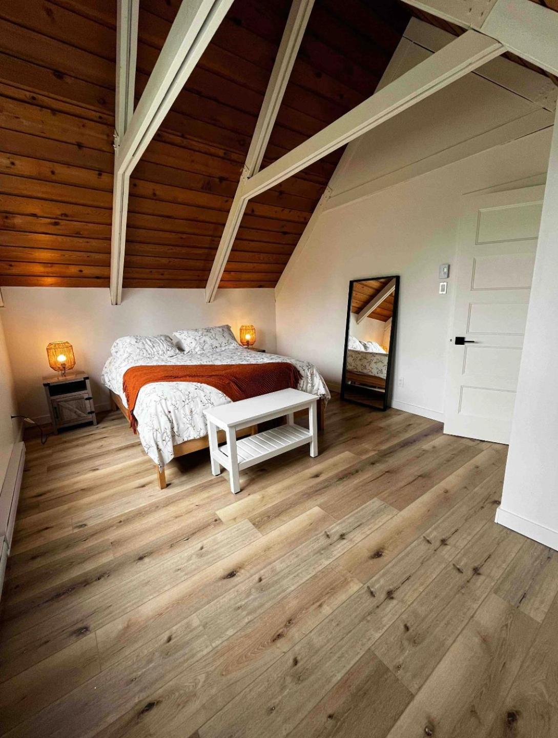 Chalet Mont Sainte-Anne โบเพร ภายนอก รูปภาพ