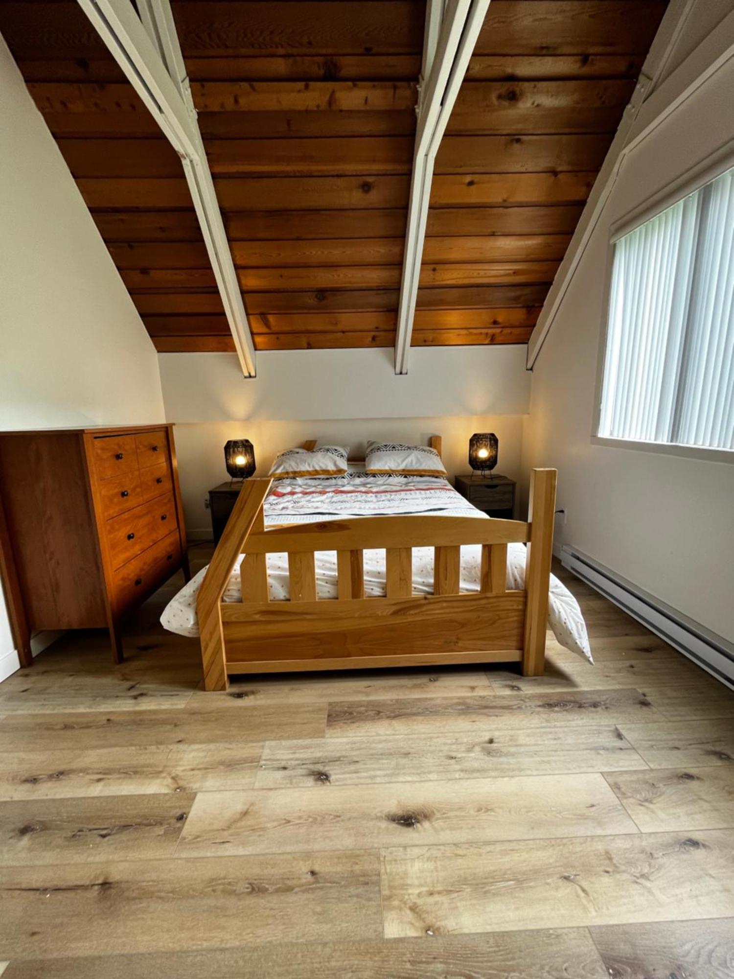 Chalet Mont Sainte-Anne โบเพร ภายนอก รูปภาพ