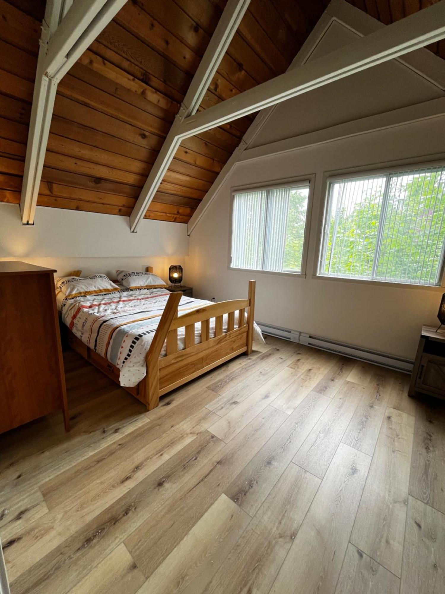 Chalet Mont Sainte-Anne โบเพร ภายนอก รูปภาพ